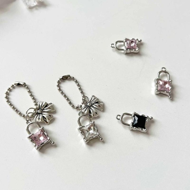 Delicate Heart Bag Pendant Elegant Heart Keyring Stylish Bowknot Pendant Charm Accessory for Bag and Key