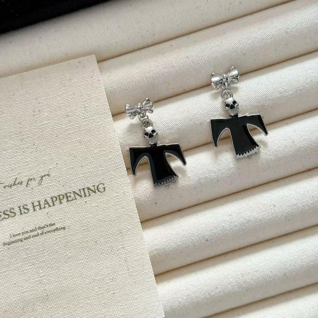 Unique Halloween Earrings: European and American Design with Pumpkins, Bats, and Devils