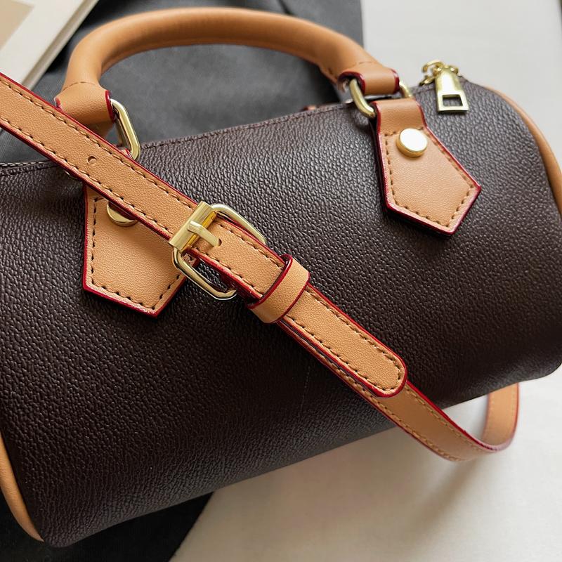 Classic Women's Mini Round Shoulder Bag Crossbody Handbag Korean Style Small Handbag for Ladies