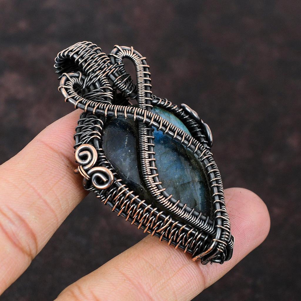 Wisiorek z labradorytu owinięty drutem miedzianym Biżuteria Ręcznie Robiony Wisiorek Biżuteria z labradorytu Na Prezent Owinięty Kamień Szlachetny Wisiorek Unikalna Miedziana Biżuteria