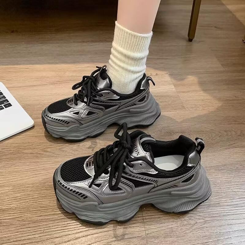 Fashion Thick soled dad shoes female 2025 spring new popular silver mesh breathable and height increasing running casual sports shoes