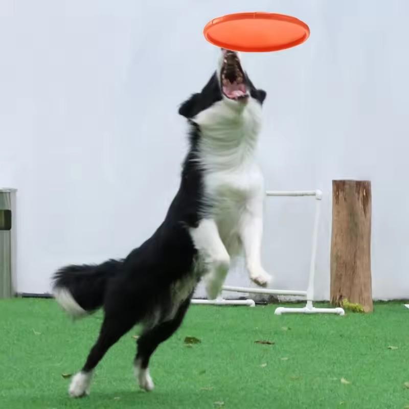 Interactive Silicone Flying Saucer Toy for Dogs Chew Resistant Flying Disc Pet Game Perfect for Puppy Training Fun