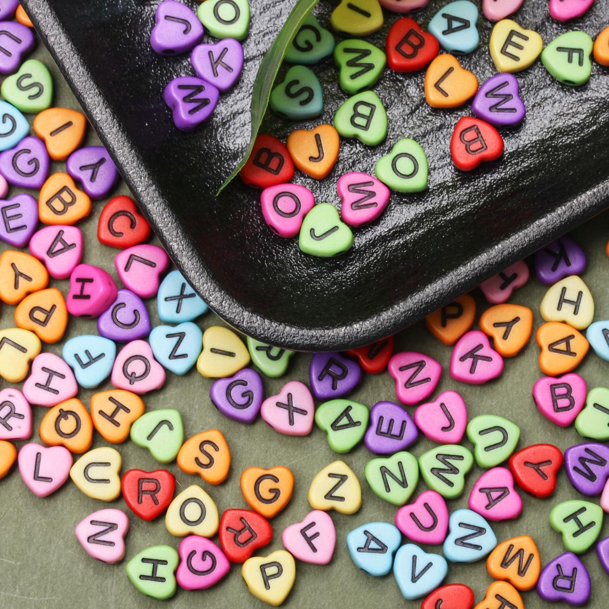 100 шт./набор 7 мм разноцветные акриловые бусины-сердечки с акриловыми буквами — фото 7