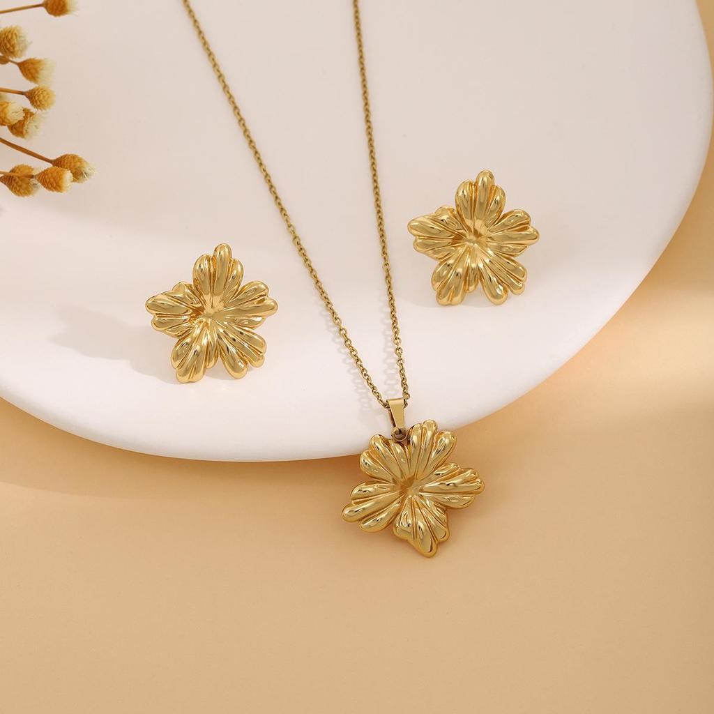 Exquisite Irregular Geometric Leaf Texture Jewelry Set: Love Earrings & Necklace