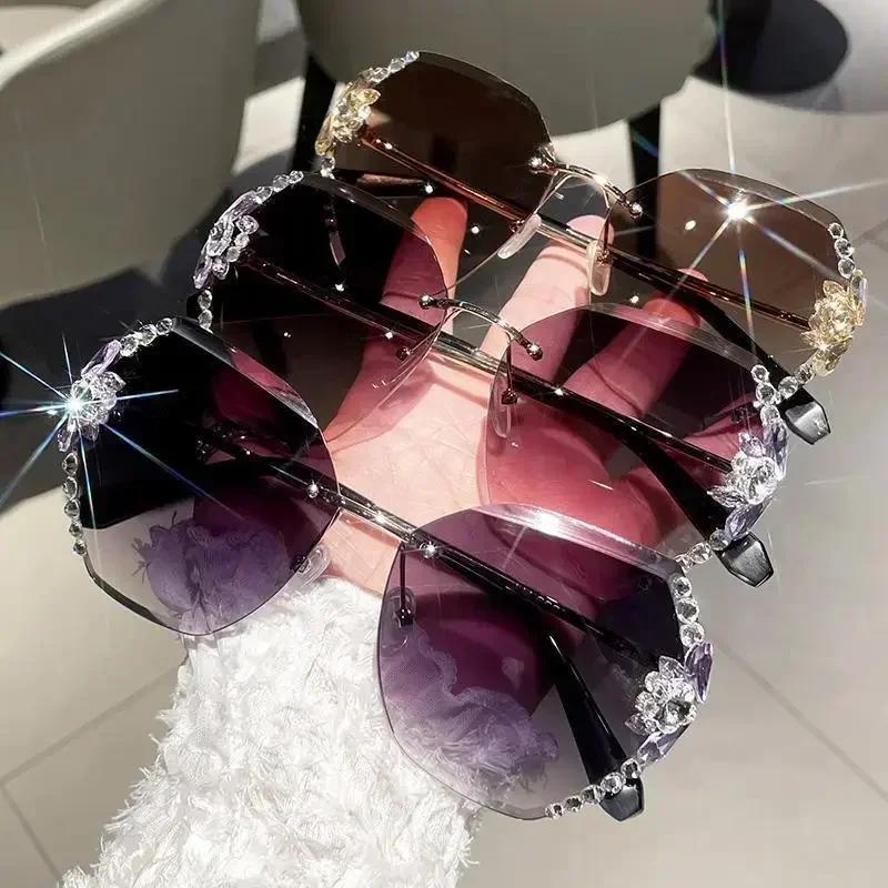 Luxury Brand Designer Vintage Rimless Rhinestone Sunglasses Women Men Fashion Gradient Lens Sun Glasses Shades For Female