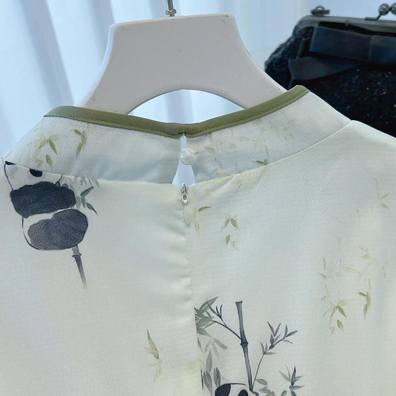 An Elegant New Plus-size Women's Cheongsam Dress