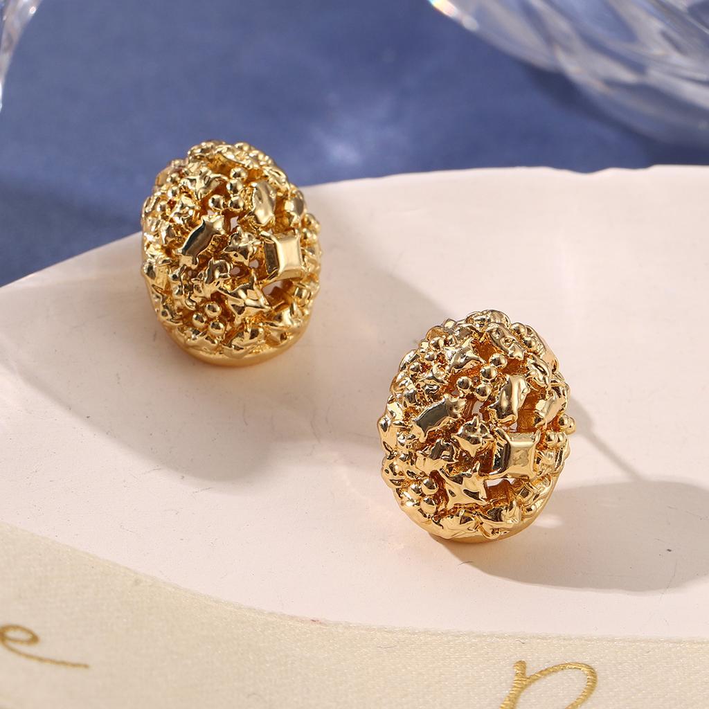 European and American exaggerated geometric pleated metal wind earrings women's fashion Doudou simple earrings ins personalized stud earrings