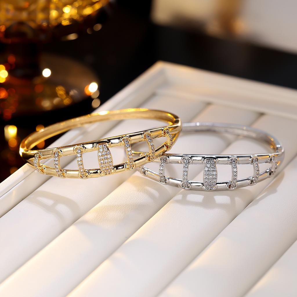 Fashionable Hollow Women's Light Luxury and High-end Versatile Zircon Trend Bracelet