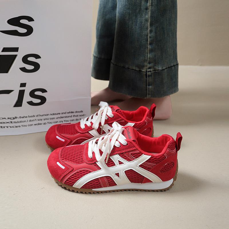 Internet celebrity moral training shoes women's 2025 new summer and autumn thick-soled mesh breathable sports little white shoes casual Forrest Gump s