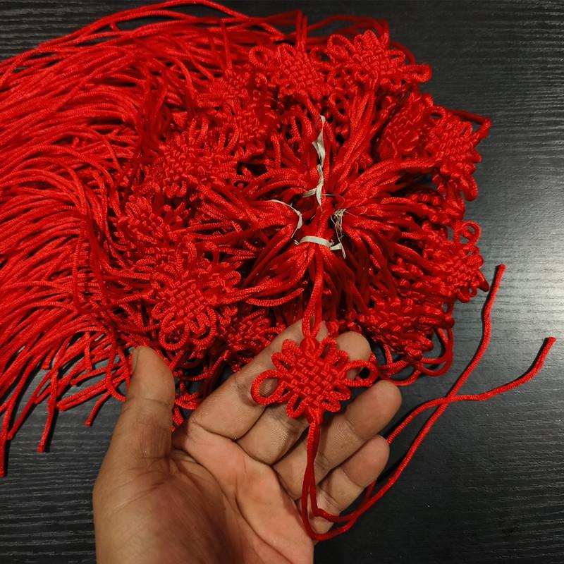 

Хорошее качество Нет. 5, 6 пластин с маленькими китайскими узелками, 8 пластин с пномпеньскими бантами, большие красные, медные монеты, китайские узелки, бахромчатые подвески.