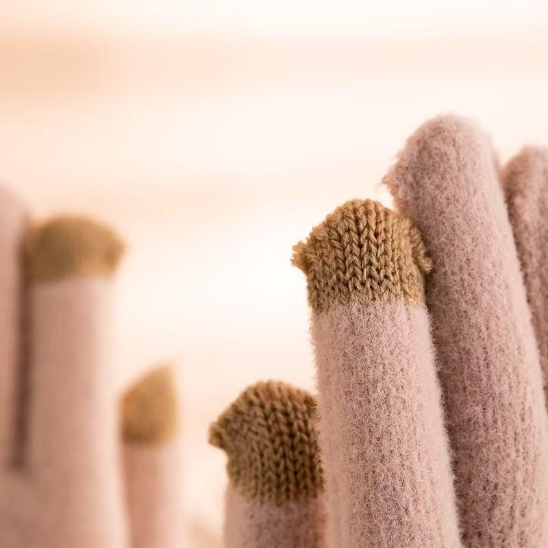 Fleece-Lined Winter Touchscreen Gloves - Thick, Warm, and Cute for Students