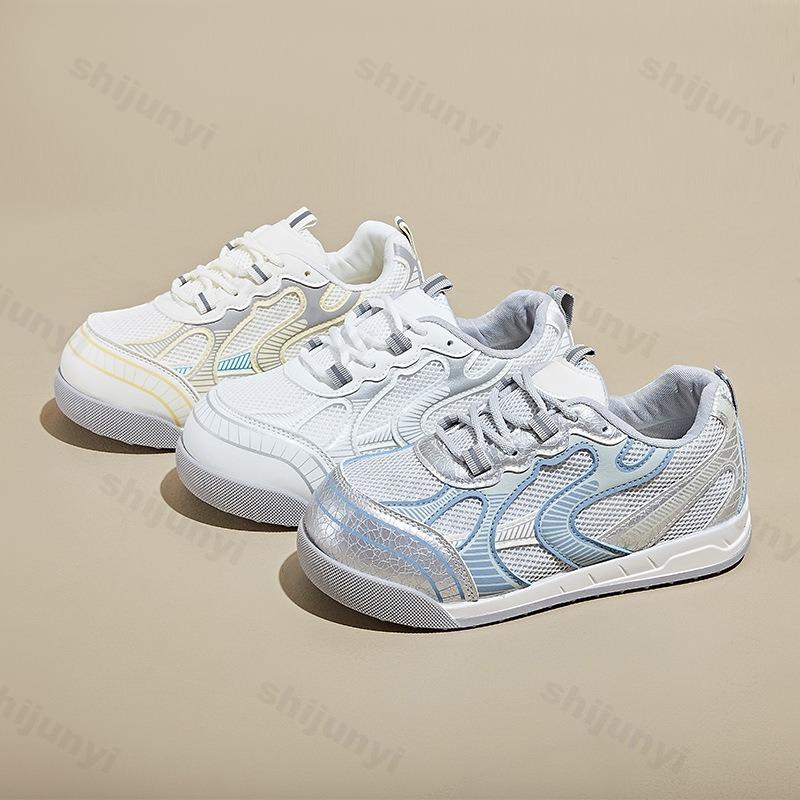 Fashion Women Casual Sports Shoes 2025 New Comfortable Non Slip Outdoor Running Shoes Breathable Mesh Summer Comfortable Female Sneakers