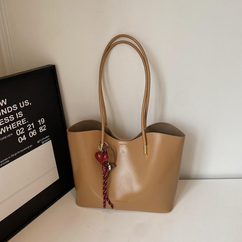 Large-capacity Retro Underarm Bag Fashionable Single-shoulder Large Bag Casual Tote Bag for Class and Commuting