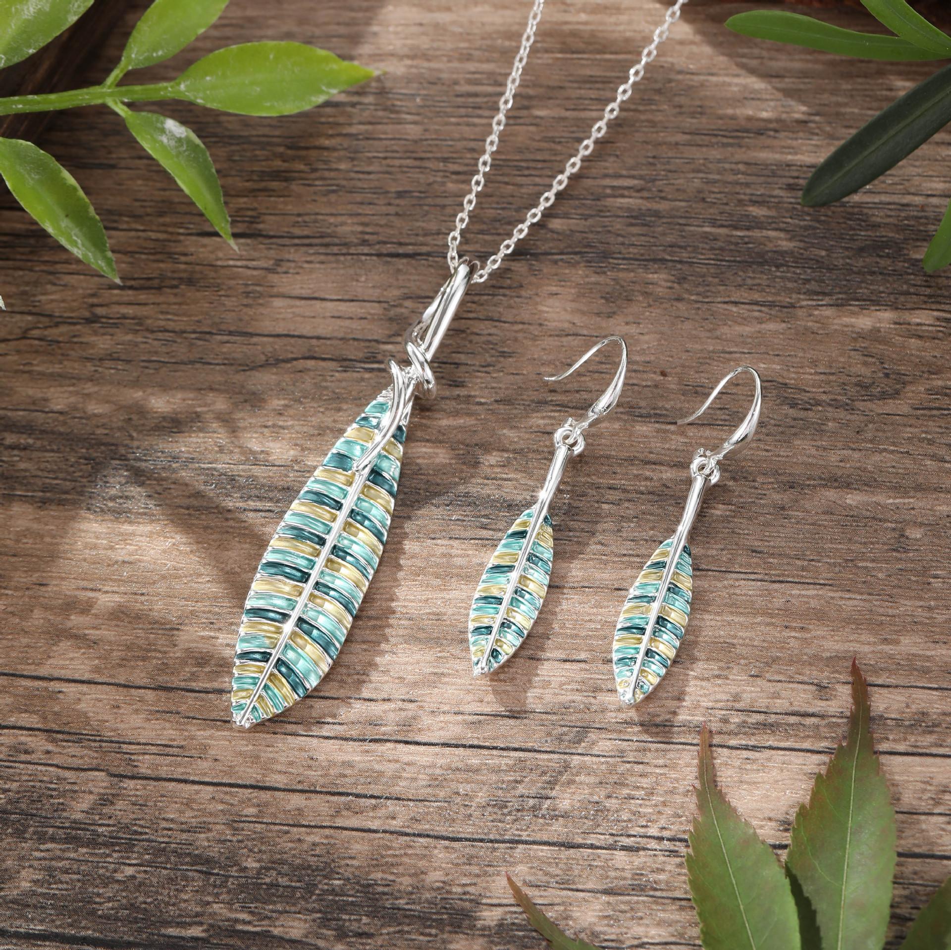 

Новый набор эмалевых серег-подвесок в виде листьев, простой, маленький, свежий, женский, универсальный