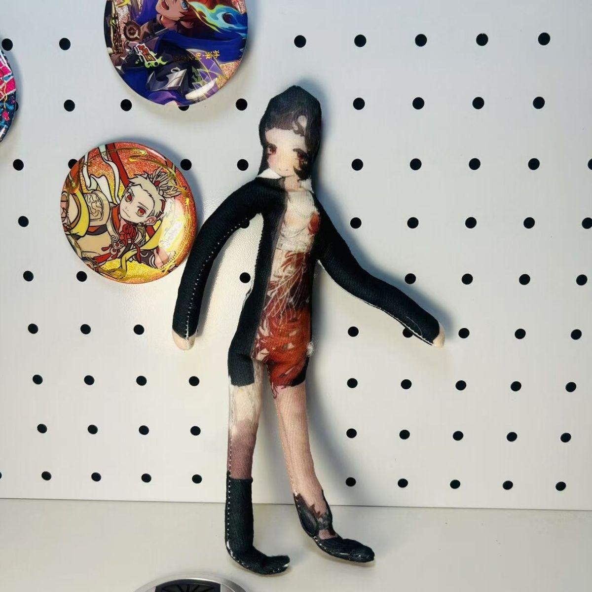 Achteruit: 1999 Pad Naar Nergens Hecate Blauw Anime Pluche Pop Lichaam Draad Skelet Actie Knuffel Poppen Accessoires Ornament Cadeaus 28cm