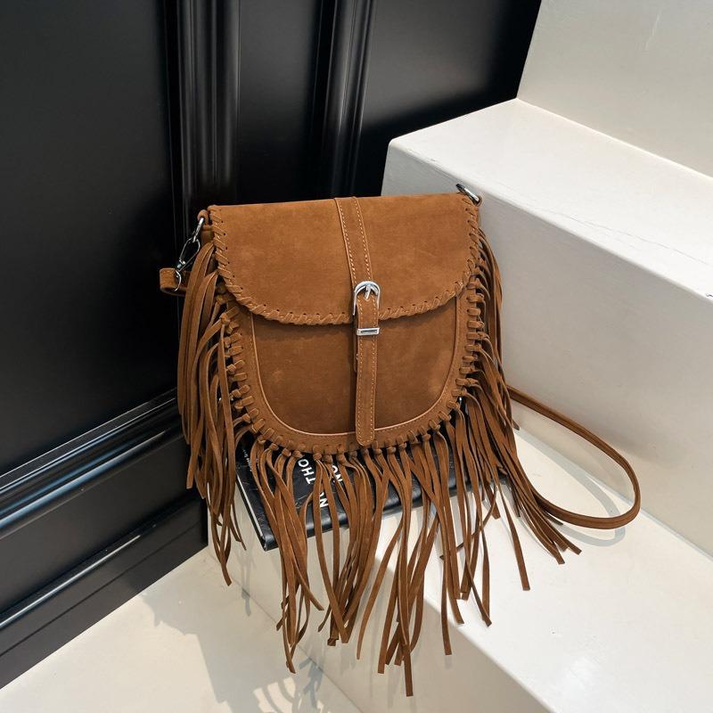 Xiaohongshu same style imitation suede American Spice Girl fringed bag female ethnic style retro khaki versatile oblique span bag tide