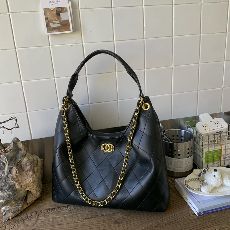 Large-capacity retro bag women's autumn and winter versatile 2025 new casual rhombus shoulder bag textured commuter tote bag