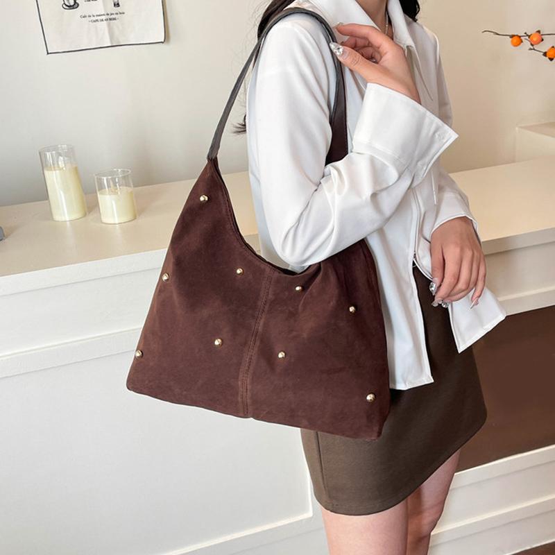 Fashion Rivet Shoulder Bag For Women Large Capacity Casual Handbags Simple Commuter Tote Bag Retro Suede Leather Underarm Bag AVE