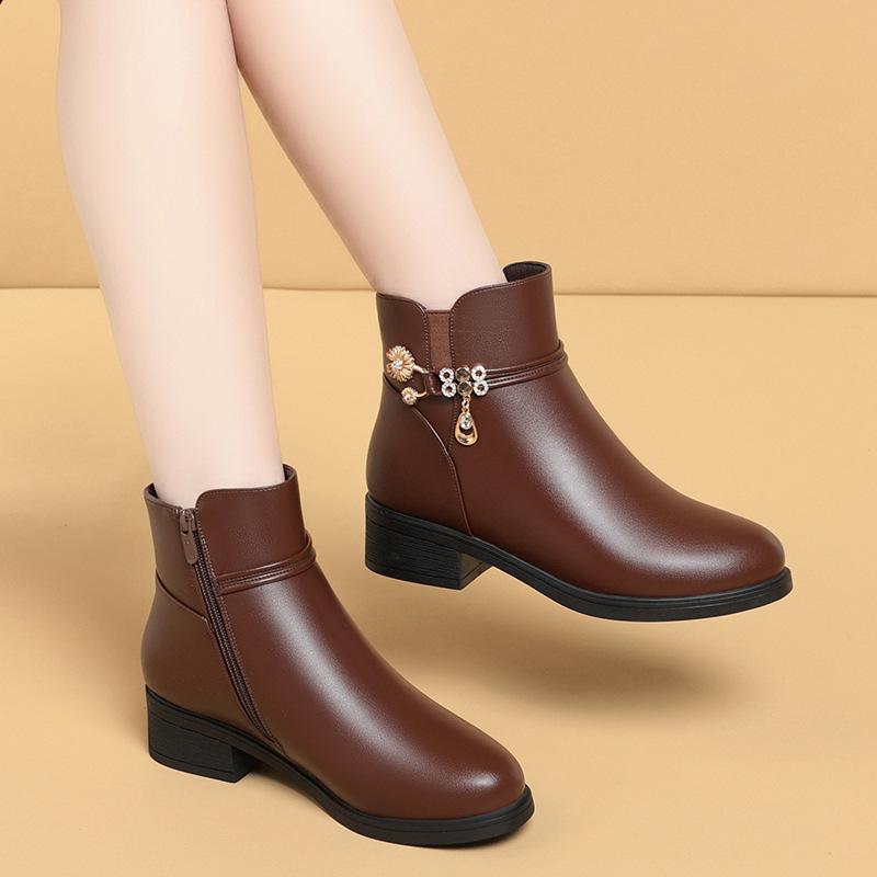 Coarse heel short boots women's autumn and winter new boots mother shoes soft leather soft sole elderly cotton shoes comfortable velvet leather shoes