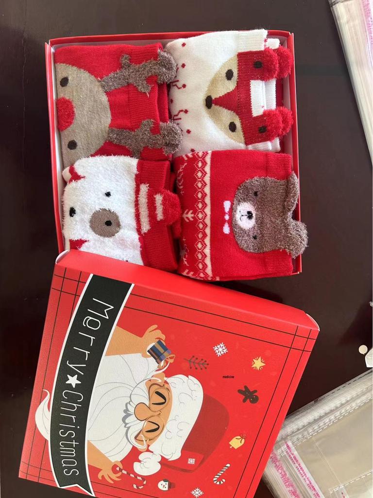 3D Cartoon Christmas Stocking Gift Set: Cute Mid-tube Women’s Socks for Autumn & Winter