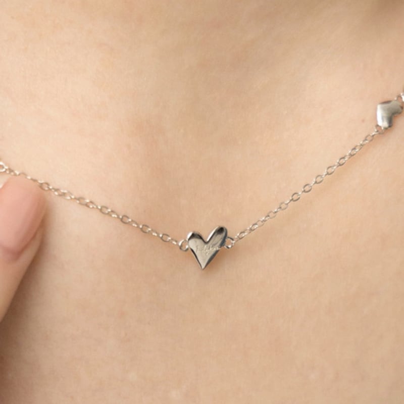 

LILYKORI Silver Triple Heart Necklace Gold