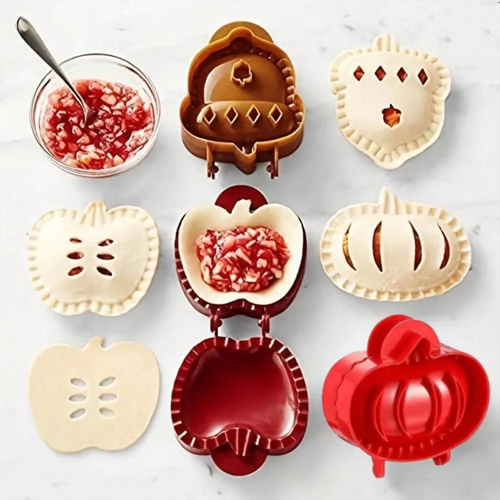 Halloween Christmas Mold Pie Cutter and Sealer Round Empanada Press Maker Pumpkin Mould Kitchen Gadget Cookie Mould for Baking