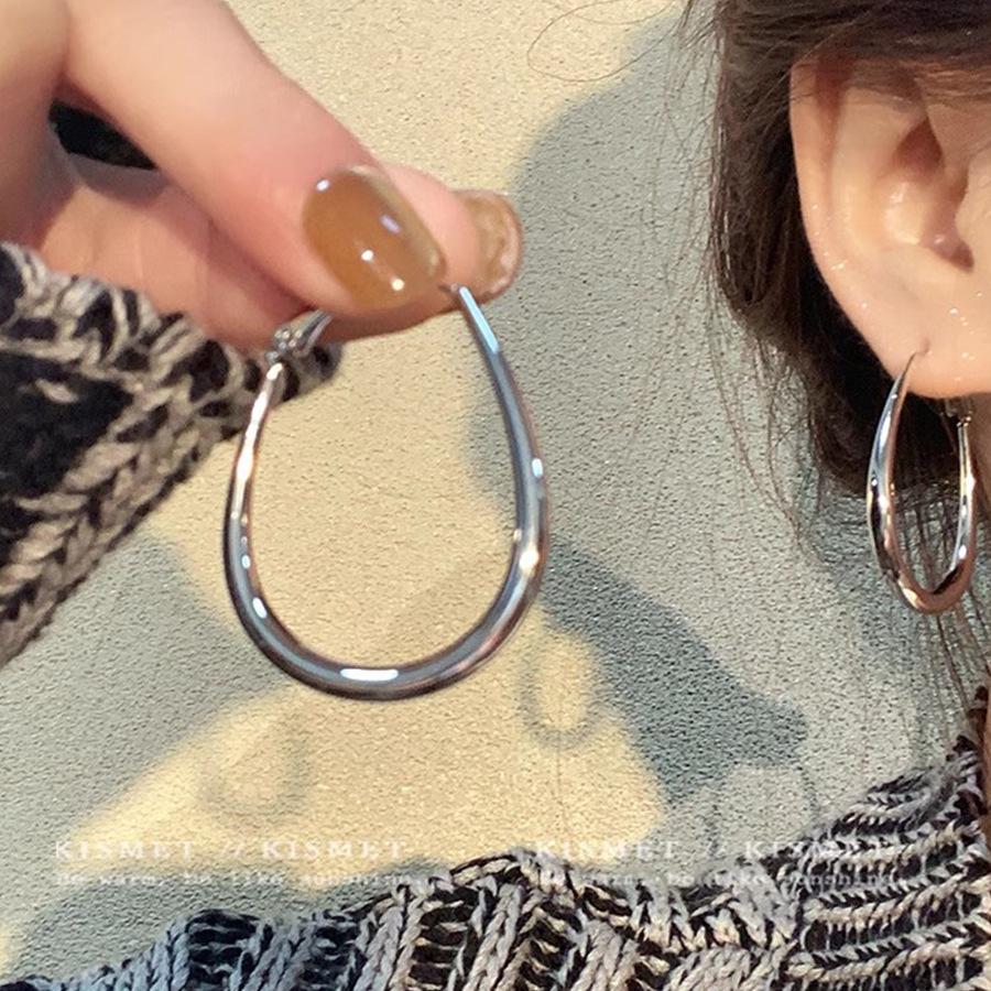 2025 Trendy Large Earrings: Simple, Cool, Versatile - Perfect for Round Faces