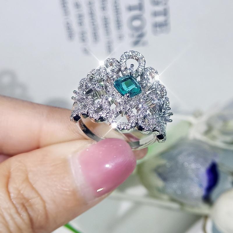 New European and American Bridal Jewelry Retro Luxury Temperament Diamond Ring Super Flash Zircon Inlaid with Hollow Patterns