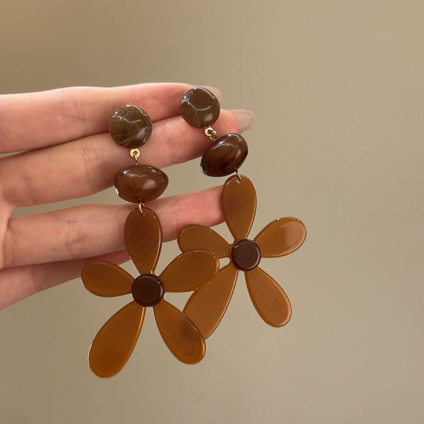 

Серьги-пусеты Maillard Silver Needle: Геометрические неровные серьги-пусеты из смолы для женщин