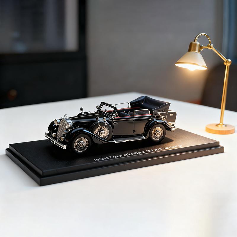 1:43 Limited Edition Resin Classic Car Model 1933 Benz-Style & 1958 Retro Ambulance High-Simulation Collectible Display Gift Toy