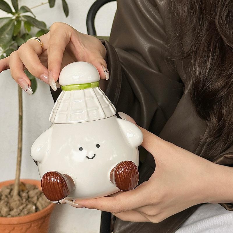 

Cute Funny Badminton Ceramic Mug with Lid Girl with Good Looks Drinking Water Cup Birthday Gift Souvenir 301-400ml