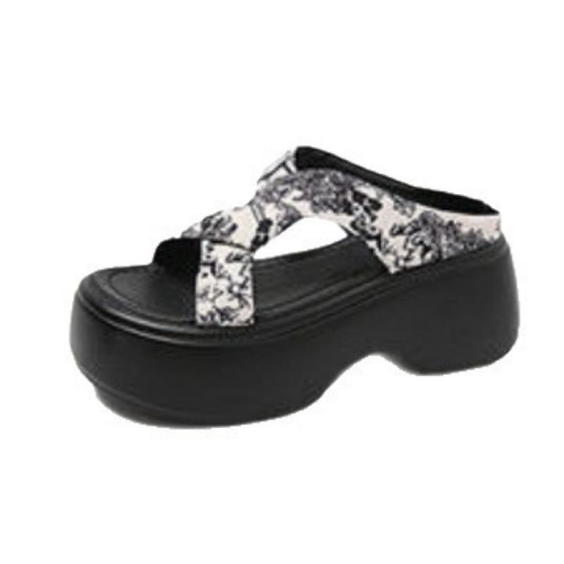 Cool slippers women's summer wear new with skirt platform beach sandals fashion flip-flops