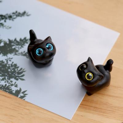 Mini Cat Figurine Hand-carved Wooden Cat Statue Collectible Polished Miniature Cat Ornament for Home Desk Bookshelf Decoration