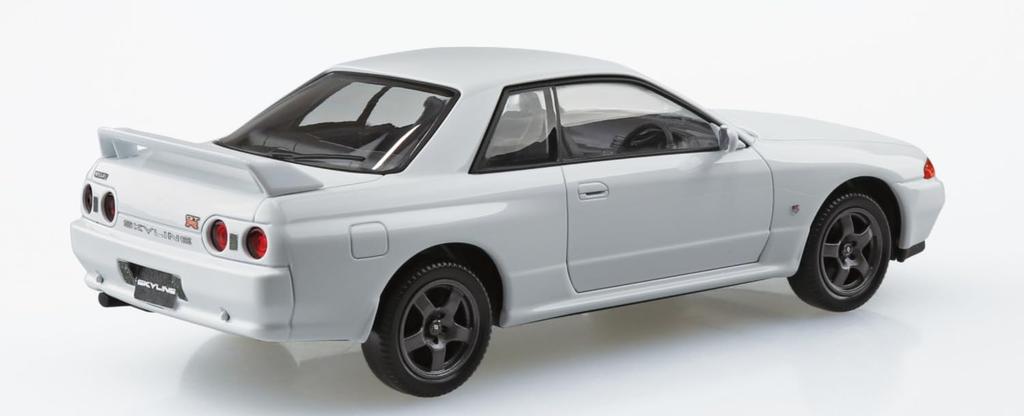 Aoshima Bunka Kyozai (AOSHIMA) 1/32 Scale Rakupla Snap Kit No. 14-CW Nissan R32 Skyline GT-R Crystal White Pre-Colored Plastic Model Kit (Automobile)