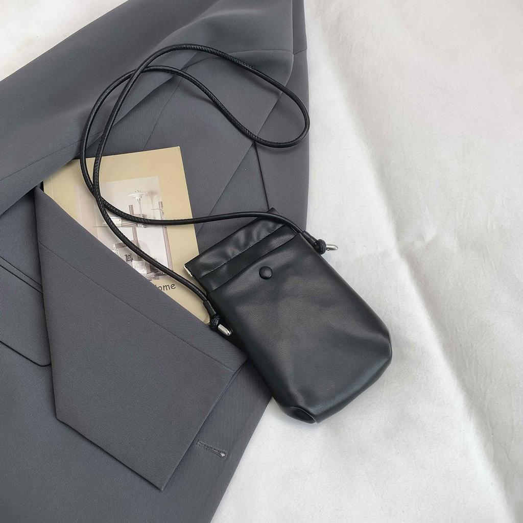 Trendy Spring Shoulder Bags for Women Fashiable and Versatile Crossbody Small Square Purse Minimalist Stylish Phe Bag