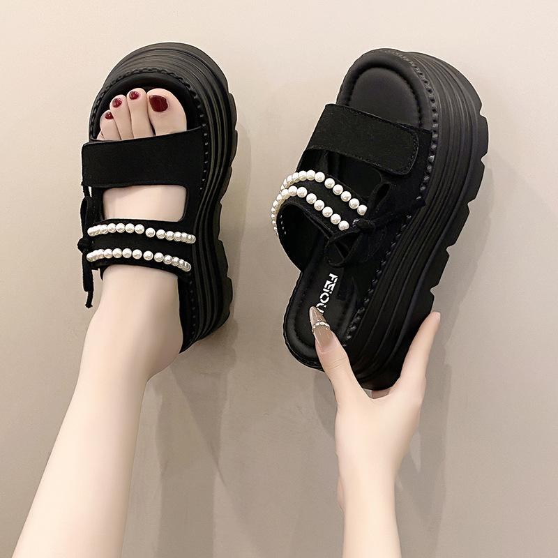 2025 new pearl fairy thick-soled cool slippers women wear small cross-heeled soft-soled slippers in summer