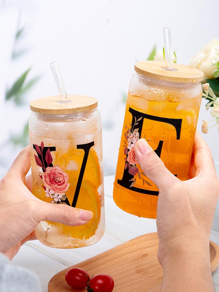 500ml Buchstaben Blume A-Z Kaffeetassen Büro Zuhause 16OZ Glastasse mit Bambusdeckeln & Strohhalm Geburtstags- Valentinstagsgeschenke Tasse Frauen