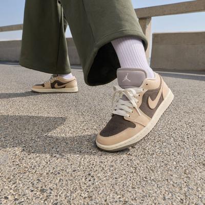 1 Low SE Enigma Stone Pale Ivory (Women's)
