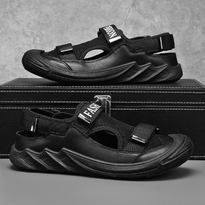 Herrensandalen weiche Sohle 2025 Sommer neu römisch Urlaub lässig Strandschuhe Lochschuhe atmungsaktiv Zehentrenner