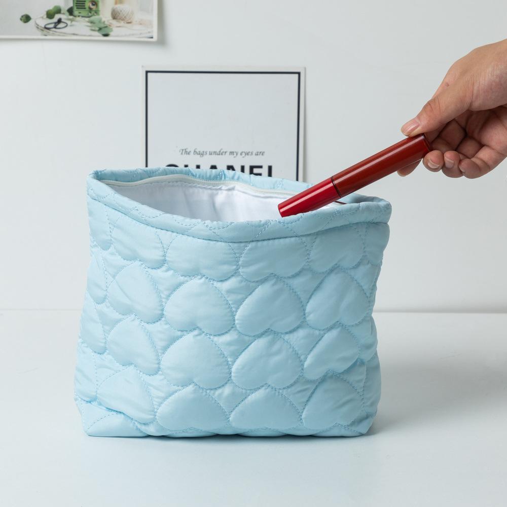 Large Capacity Cosmetic Bag Women Fashion Soild Heart Quilting Handbag Portable Travel Lipstick Makeup Organizer Storage Bags