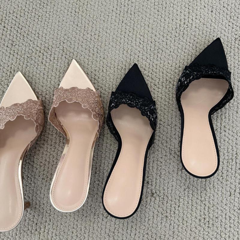 2025 Französische Champagner-Spitze High-Heel-Slipper Damen vielseitige Stiletto Promi-Nische spitz zulaufende Ein-Wort-Sandalen Sommer