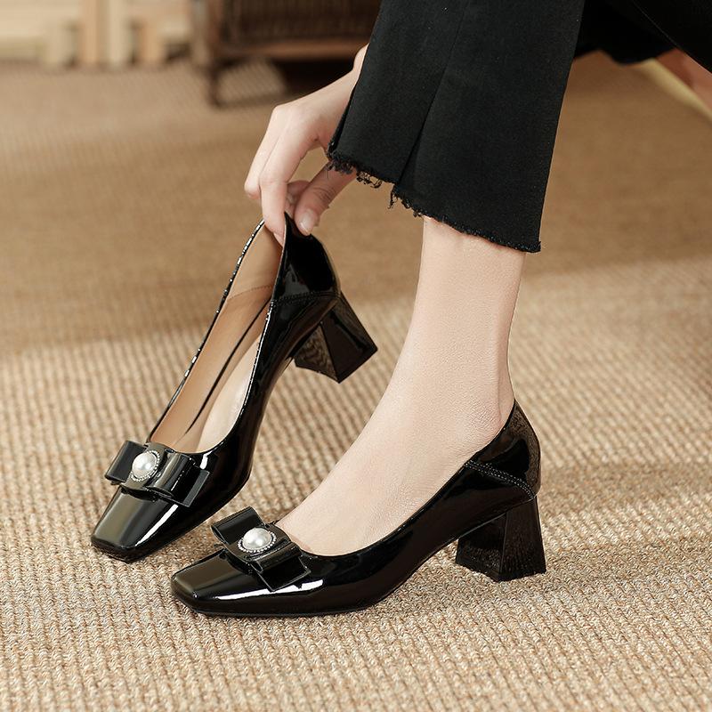 

Black high heels thick heel black professional work shoes 2025 new light mouth versatile shoes women s medium heel square head single shoes 34 чёрный