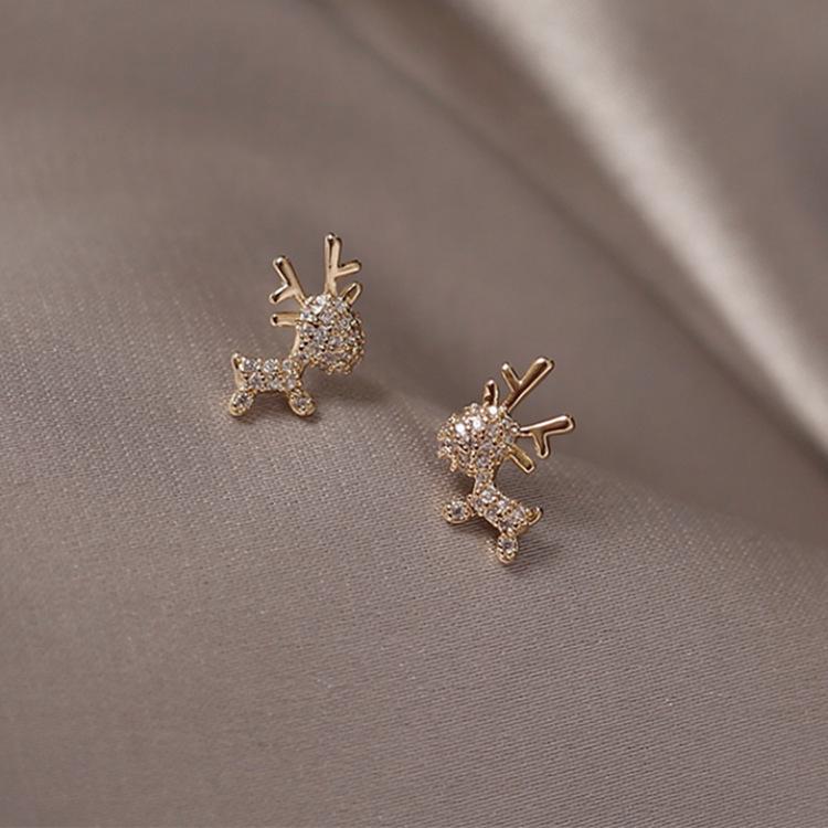 Elegant Korean Reindeer Stud Earrings - Minimalist, Cute, and Versatile Christmas Accessory