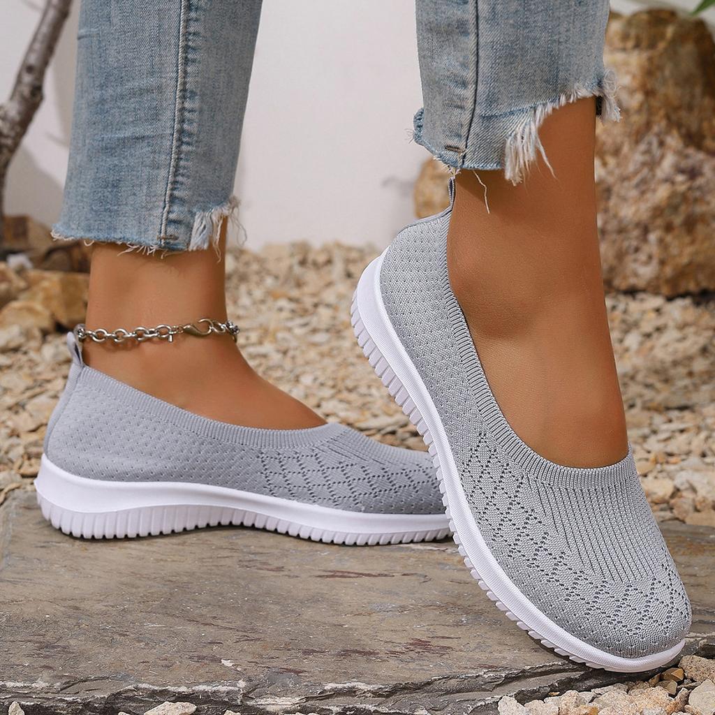 Women Casual Shoes Light Sneakers Breathable Mesh Summer Knitted Vulcanized Shoes Outdoor Slip-On Sock Shoes Plus Size Tennis