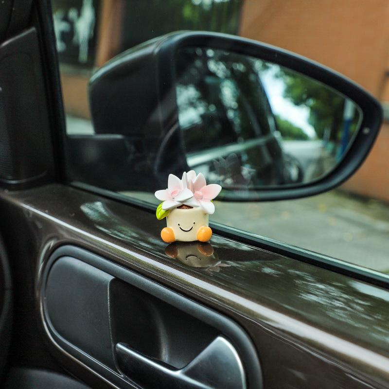 Cute Car Accessories, Decorative Pieces, Potted Flowers, Car Mini Ornaments, Compact Center Console Decorations, with A Sense of Sophistication.