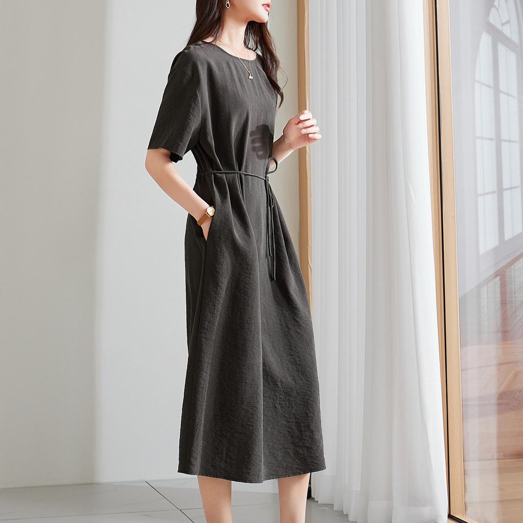 Wrinkle feeling extremely simple style round neck short sleeved mulberry silk dress 2026 summer commuting versatile mid length skirt
