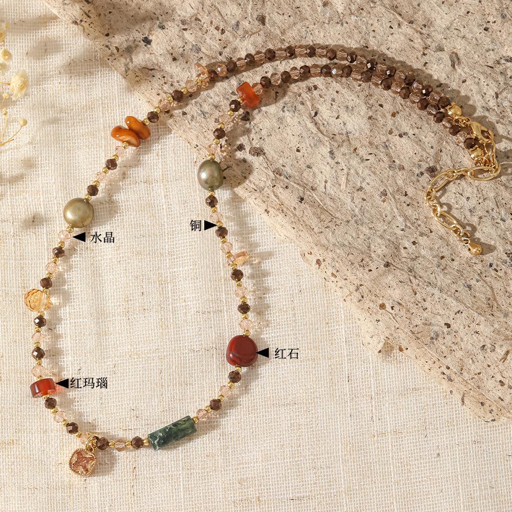 New literary and artistic relaxation color square stone beaded necklace, retro and old brown agate collarbone chain is white