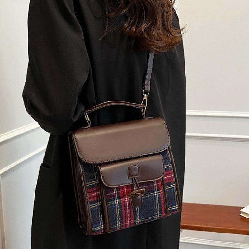 French high-end sense niche retro contrasting color backpack women's fashion commuter single shoulder crossbody portable multi-purpose backpack bag