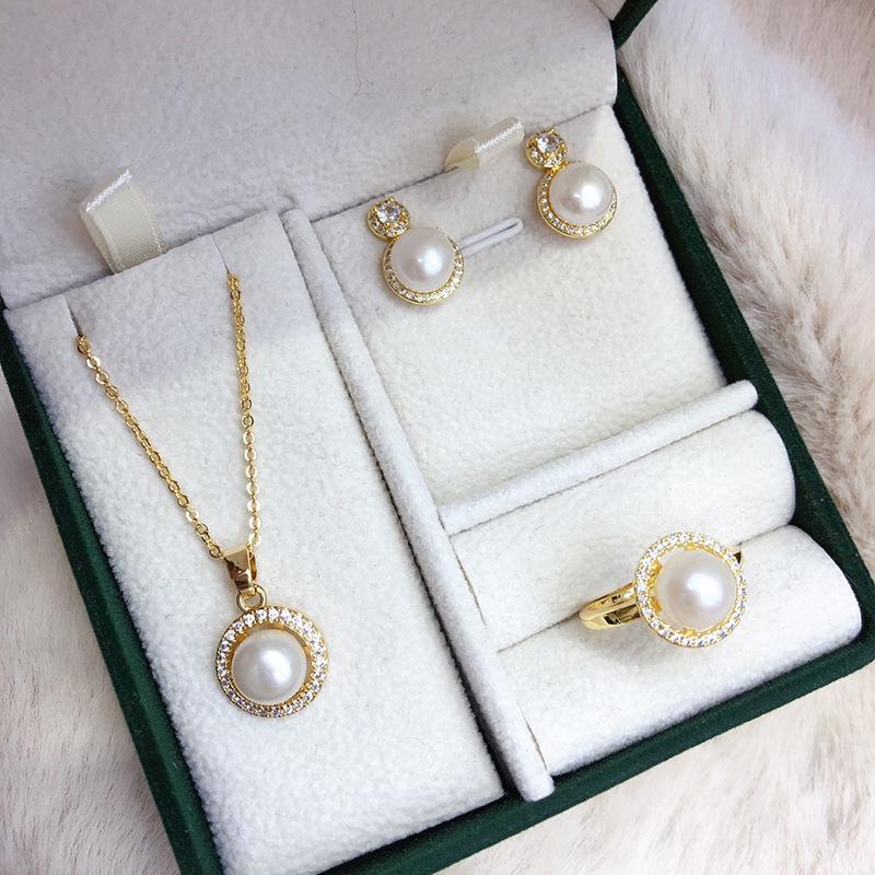 Princess Diana-Inspired Freshwater Pearl Necklace Set - Three-Piece Elegant Pearl Jewelry for Women