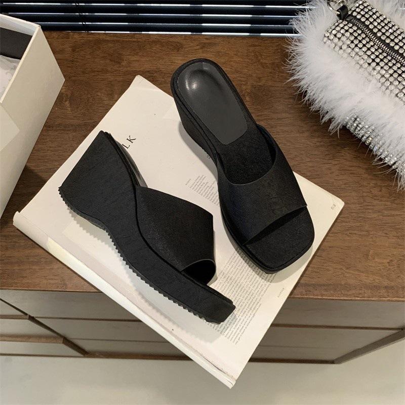 Wedge heel slippers women wear new thick-soled muffin women's sandals fashion cool slippers high heels